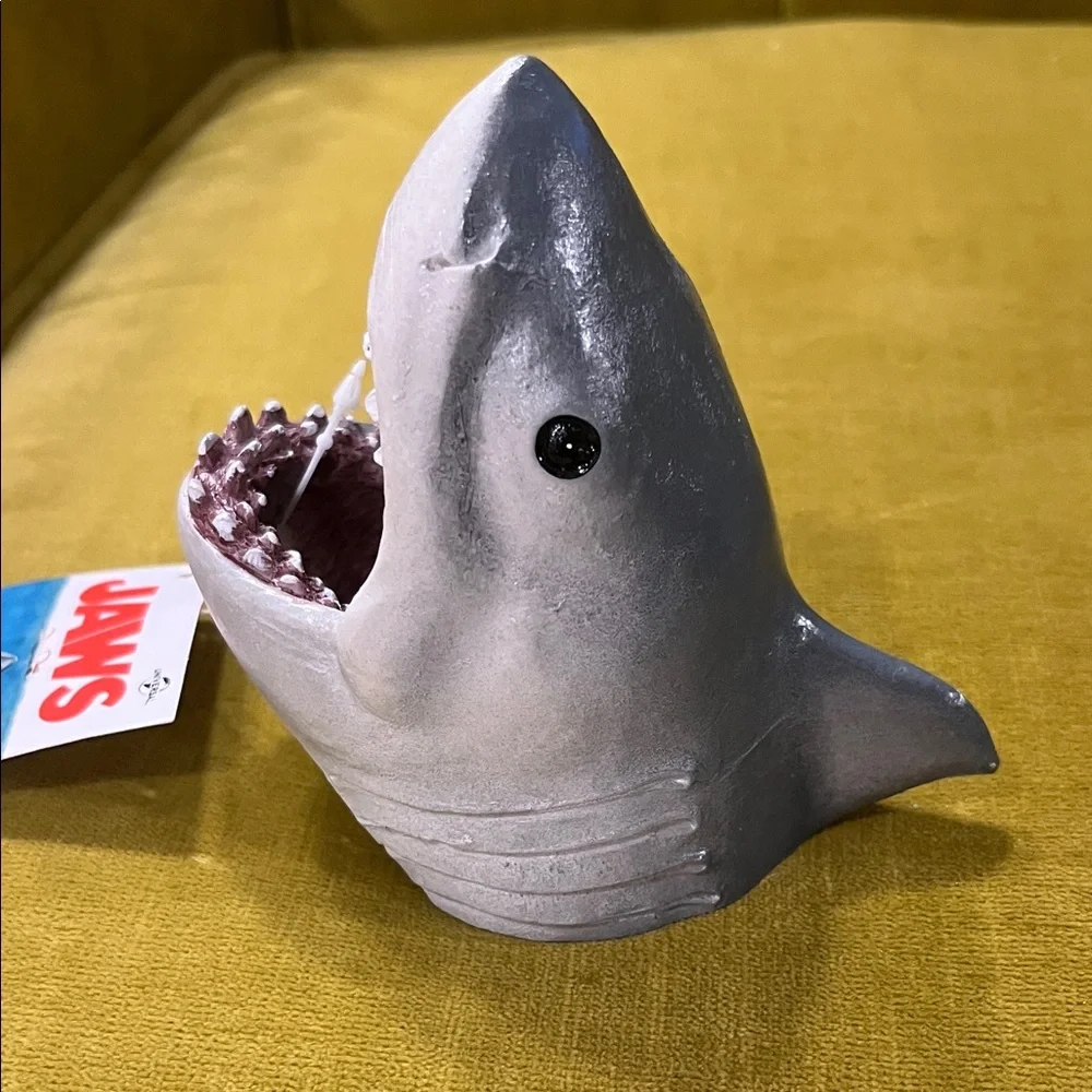 JAWS 2 piece aquarium ornaments. New